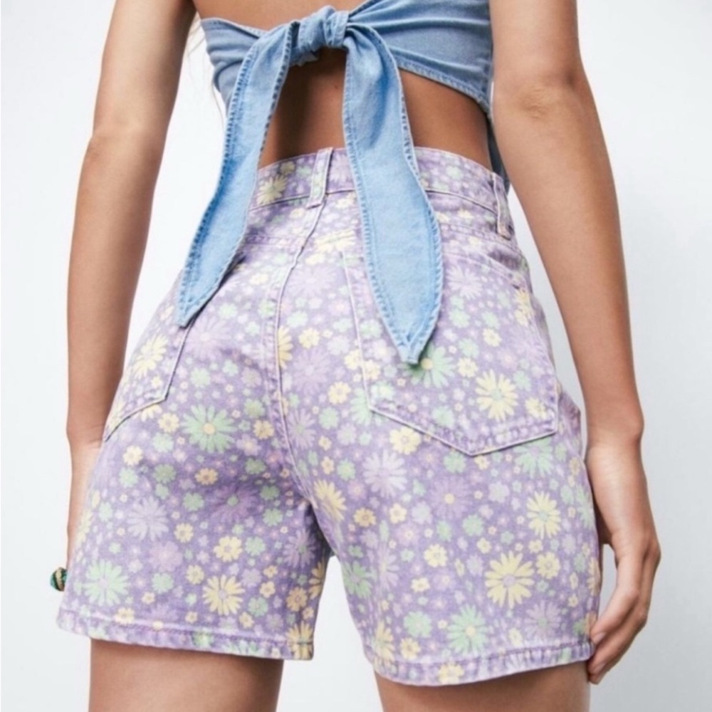 Zara Purple Daisy High Waisted Denim Shorts Women's Size 6